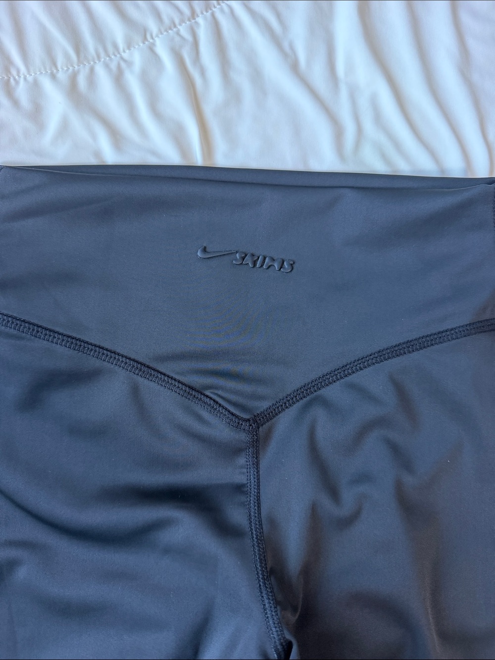 Nike skims slim flared leggings XS - Picture 3 of 6